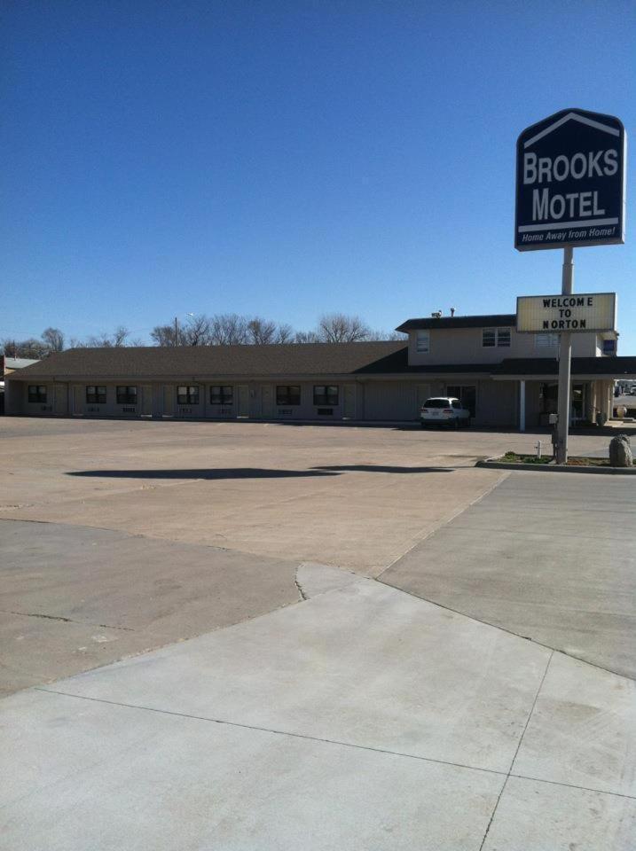 Brooks Motel Norton Buitenkant foto